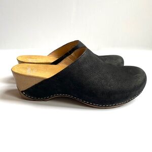 Dansko Size 38 (8) Black Talulah Milled Nubuck Leather Clog Mules Comfort